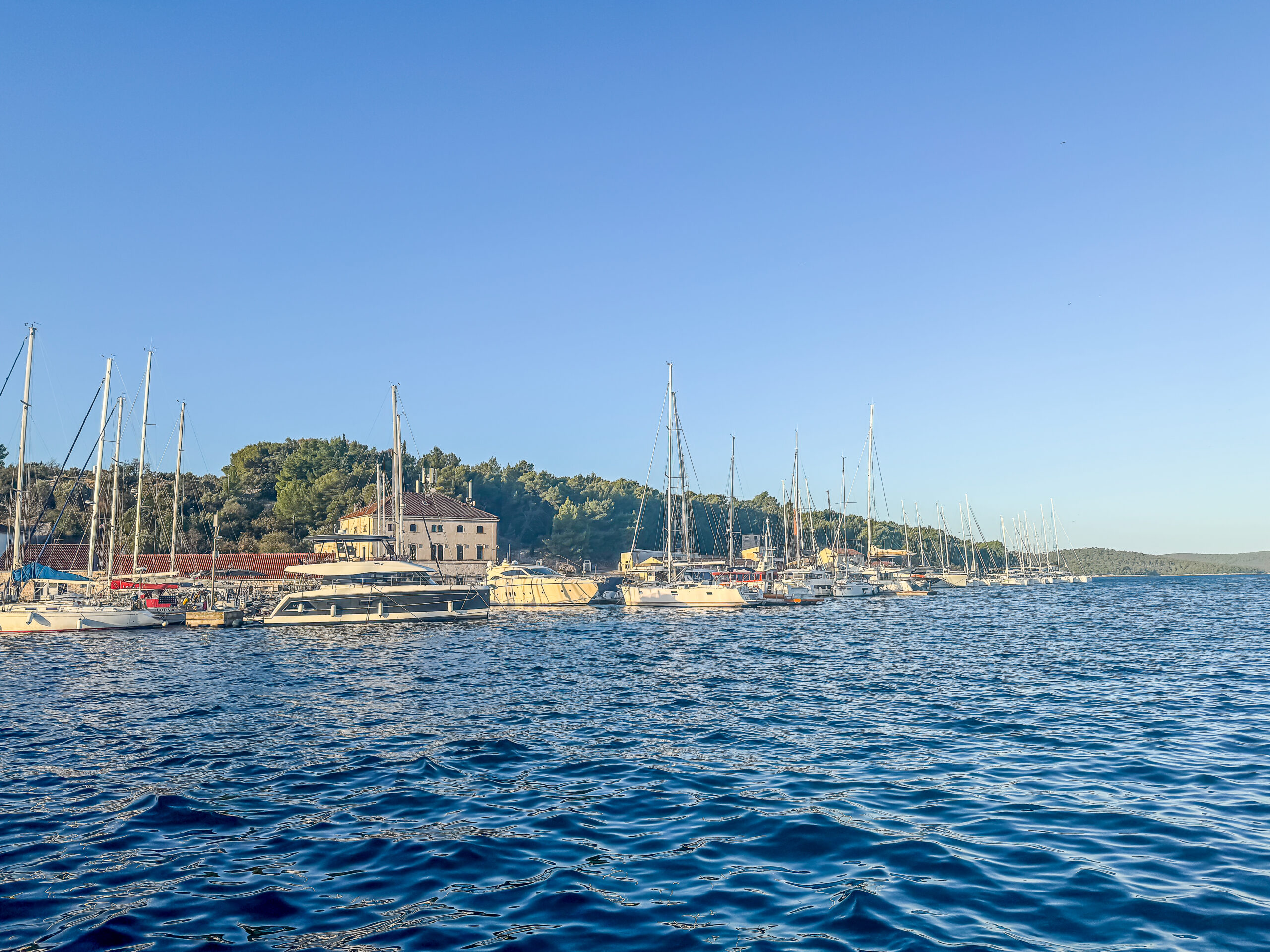 Altstadt mit Hafen direkt an der Promenade