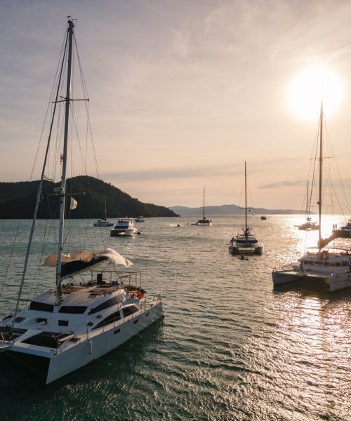 Segeln in einer Flottille für einen engen Kontakt mit den anderen und offenen Austausch von Informationen.